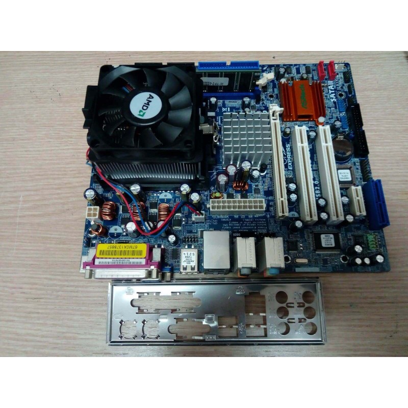 Scheda madre Asrock SKT 754 K8NF4G-VSTA P1.10 SEMPRON 3000 512MB RAM DDR 400 Usata Garanzia